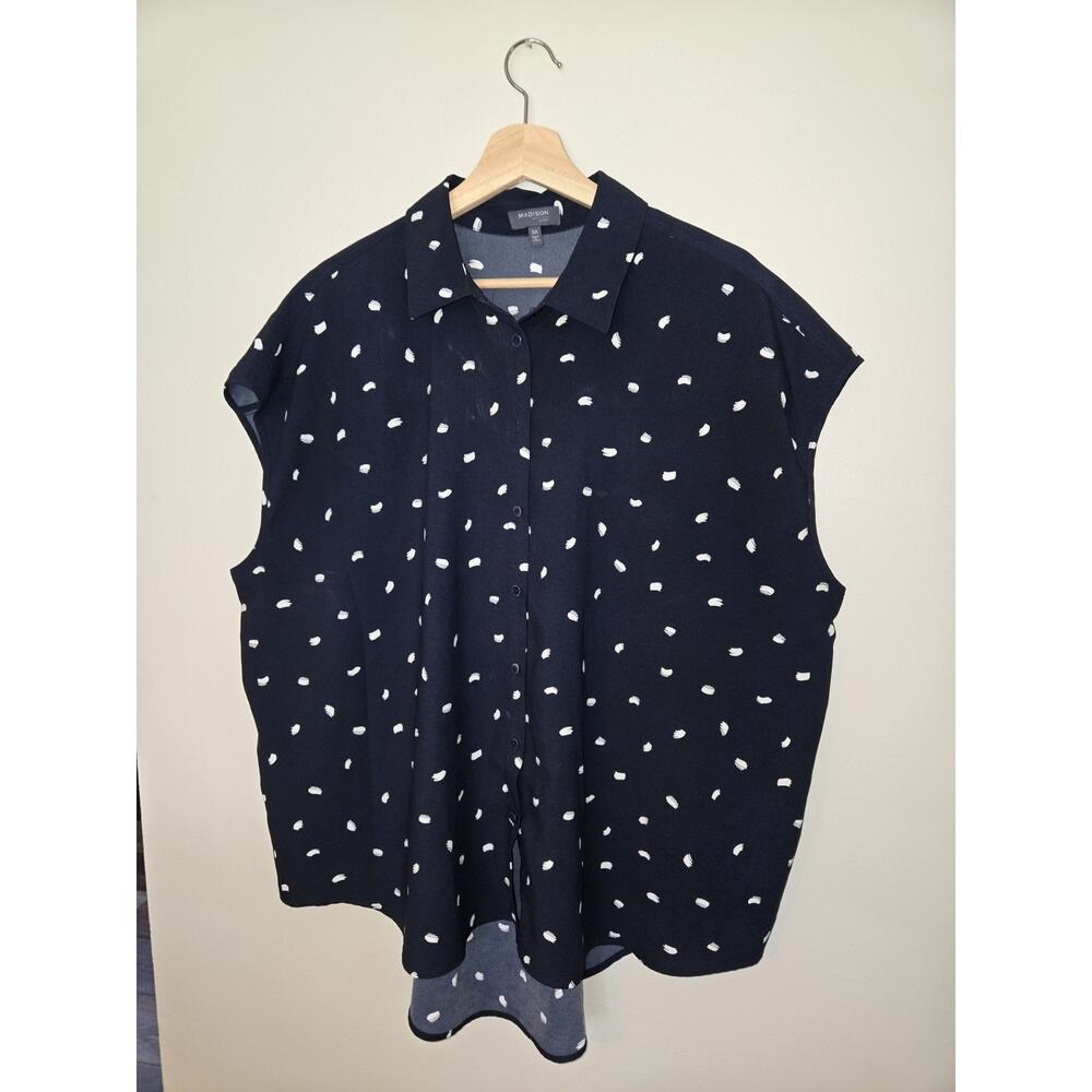 Women’s 3X Navy White Graphic Dot Blouse Button Front Hi Low Madison Curvy